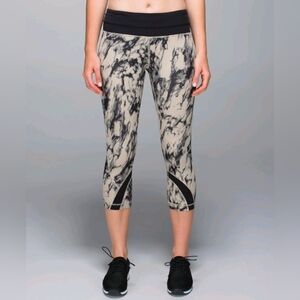 Lululemon Run Inspire Crop II All Luxtreme In Great Granite Black Mojave Size 4